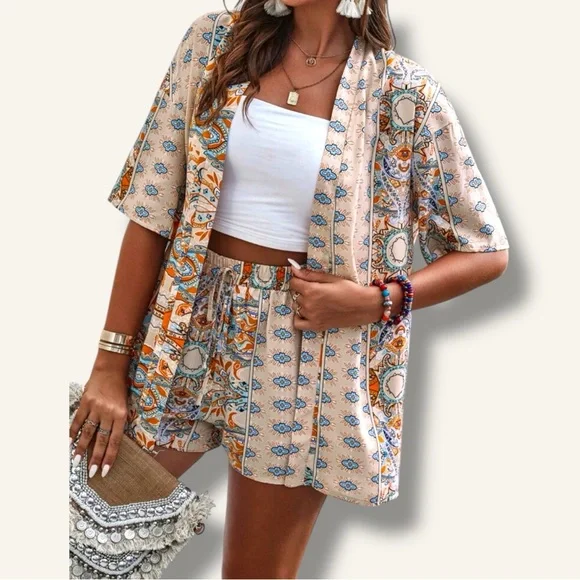 Paisley Print Open Front Kimono & Shorts Set- (M) - Picture 2 of 4